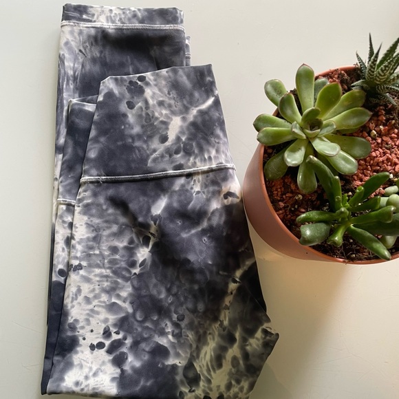 lululemon athletica Pants - Lululemon wonder under